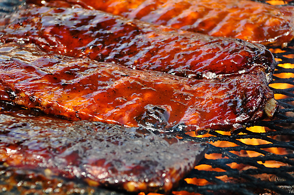 포토 JPG 해외이미지 음식 실내 육류 돼지고기 사람없음 그릴 바비큐 굽기 돼지갈비 해외202004 해외포토 식재료 주방용품 내부 구이 파일형식 이미지허브