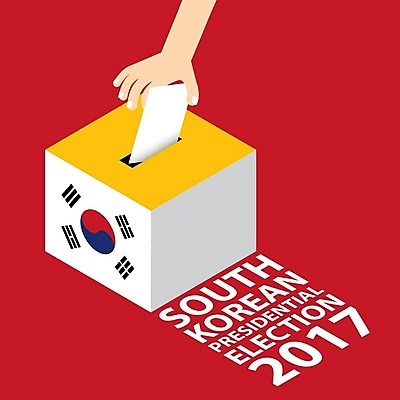 EPS 해외이미지 손 디자인 종이 캠페인 백그라운드 컨셉 일러스트 성공 봉투 한국 사람 상자 구멍 신용카드 플랫 선택 컨테이너 비밀 만화 투표 선거 민주주의 심볼 사인 남쪽 대통령 삽입 정부 정치 후보 2017년 해외202004 해외일러스트 산업 아시아 신체부위 금융 연도 방향 파일형식 벡터 이미지허브