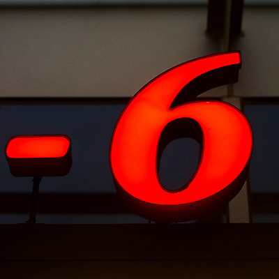 포토 JPG 기호 백그라운드 검은배경 간판 사람없음 야외 숫자 6 하이픈 네온 서명 국내포토 문자 검은색 파일형식