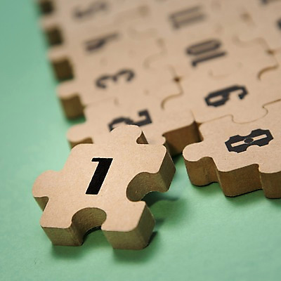 포토 JPG 스튜디오촬영 1 백그라운드 실내 사람없음 목재 아웃포커스 숫자 퍼즐 오브젝트 퍼즐조각 국내포토 나무 문자 조각 재료 촬영기법 내부 파일형식