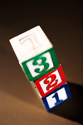 포토 JPG 스튜디오촬영 1 교육 2 놀이 실내 3 근접촬영 사람없음 목재 하이앵글 장난감 숫자 쌓기 놀이용품 블록 오브젝트 나무토막 수학교육 토막 숫자놀이 나무블록 숫자블록 국내포토 나무 문자 뷰포인트 재료 모션 내부 수학 파일형식