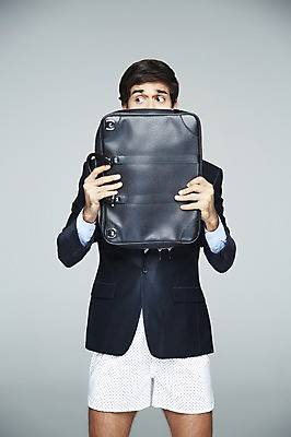 포토 JPG 스튜디오촬영 외국인 해외기획촬영 2012년태국 남자 가방 비즈니스 바지 실내 한명 서기 들기 사람 동양인 상반신 20대 성인 직장인 비즈니스맨 위험 수줍음 팬티 실수 청년만 청년남자만 청년남자한명만 성인남자한명만 국내포토 직업 1 잡화 감정 컨셉 모션 하의 인종 청년 내부 속옷 남자만 남자한명만 성인남자만 성인만 파일형식