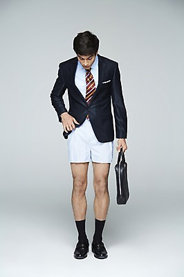 포토 JPG 스튜디오촬영 전신 외국인 해외기획촬영 2012년태국 남자 가방 비즈니스 바지 실내 한명 서기 들기 사람 동양인 20대 성인 직장인 비즈니스맨 위험 팬티 실수 청년만 청년남자만 청년남자한명만 성인남자한명만 국내포토 직업 1 잡화 컨셉 모션 하의 인종 청년 내부 속옷 남자만 남자한명만 성인남자만 성인만 파일형식