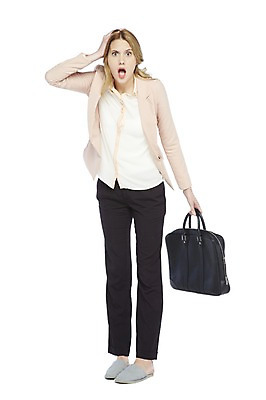 포토 JPG 스튜디오촬영 전신 서양인 외국인 해외기획촬영 2012년태국 여자 신발 가방 비즈니스 슬리퍼 실내 표정 한명 서기 들기 사람 20대 성인 놀람 직장인 비즈니스우먼 위험 실수 청년만 청년여자만 청년여자한명만 성인여자한명만 국내포토 직업 1 잡화 감정 컨셉 모션 인종 청년 내부 여자만 여자한명만 성인여자만 성인만 파일형식