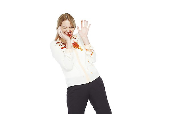 포토 JPG 스튜디오촬영 서양인 외국인 해외기획촬영 2012년태국 여자 비즈니스 실내 한명 서기 웃음 사람 상반신 20대 성인 직장인 비즈니스우먼 위험 케첩 실수 청년만 청년여자만 청년여자한명만 성인여자한명만 국내포토 직업 1 컨셉 모션 표정 인종 청년 내부 소스_음식 여자만 여자한명만 성인여자만 성인만 파일형식