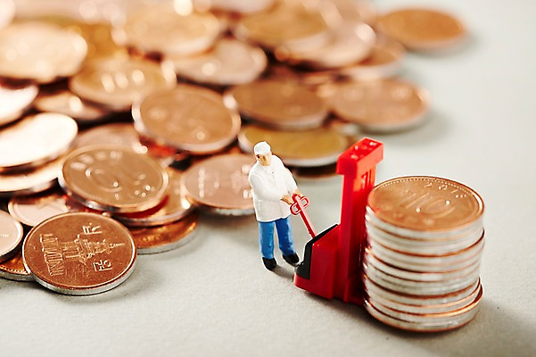 포토 JPG 스튜디오촬영 인형 돈 노동자 실내 사람없음 아웃포커스 금융 경제 장난감 쌓기 모형 동전 기계 미니어처 피규어 오브젝트 십원 국내포토 직업 모션 촬영기법 내부 재산 파일형식