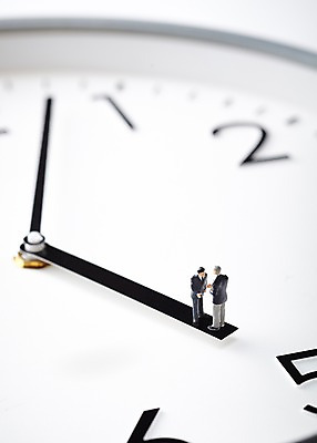 포토 JPG 스튜디오촬영 인형 시계 비즈니스 실내 사람없음 아웃포커스 장난감 모형 미니어처 피규어 시간 비즈니스맨 오브젝트 국내포토 남자 촬영기법 내부 직장인 파일형식