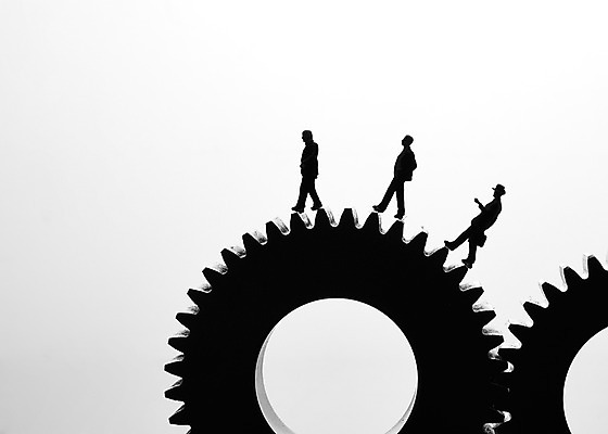 포토 JPG 스튜디오촬영 실루엣 인형 비즈니스 실내 그림자 사람없음 장난감 모형 미니어처 피규어 비즈니스맨 오브젝트 톱니바퀴 태엽 국내포토 남자 촬영기법 내부 직장인 파일형식