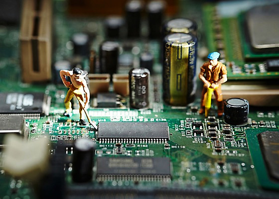 포토 JPG 스튜디오촬영 인형 노동자 실내 사람없음 아웃포커스 장난감 모형 미니어처 피규어 부속품 회로판 오브젝트 반도체 국내포토 직업 촬영기법 내부 파일형식