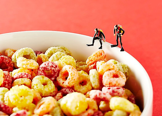 포토 JPG 스튜디오촬영 그릇 식기 음식 인형 컬러 디저트 실내 사람없음 아웃포커스 장난감 모형 과자 미니어처 피규어 장비 잠수부 시리얼 오리발 잠수 오브젝트 잠수복 빨간배경 국내포토 옷 백그라운드 촬영기법 내부 빨간색 전문직 파일형식