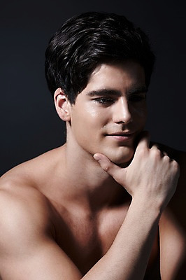 포토 JPG 스튜디오촬영 서양인 외국인 백인 해외기획촬영 라이프스타일 남자 2013년태국 맨라이프 검은배경 상의탈의 실내 한명 미소 웃음 사람 손짓 상반신 20대 성인 뷰티 섹시 턱괴기 청년만 청년남자만 청년남자한명만 성인남자한명만 국내포토 1 백그라운드 컨셉 모션 탈의 표정 인종 청년 내부 생활 검은색 남자만 남자한명만 성인남자만 성인만 파일형식