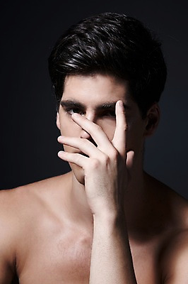 포토 JPG 스튜디오촬영 서양인 외국인 백인 해외기획촬영 라이프스타일 남자 2013년태국 맨라이프 검은배경 상의탈의 실내 한명 사람 손짓 상반신 20대 성인 앞모습 뷰티 섹시 얼굴가리기 청년만 청년남자만 청년남자한명만 성인남자한명만 국내포토 1 뷰포인트 백그라운드 컨셉 모션 탈의 인종 청년 내부 생활 검은색 가림 남자만 남자한명만 성인남자만 성인만 파일형식