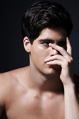 포토 JPG 스튜디오촬영 서양인 외국인 백인 해외기획촬영 라이프스타일 남자 2013년태국 맨라이프 검은배경 상의탈의 실내 한명 사람 손짓 상반신 20대 성인 앞모습 뷰티 섹시 얼굴가리기 청년만 청년남자만 청년남자한명만 성인남자한명만 국내포토 1 뷰포인트 백그라운드 컨셉 모션 탈의 인종 청년 내부 생활 검은색 가림 남자만 남자한명만 성인남자만 성인만 파일형식