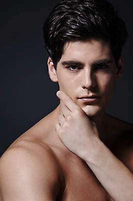 포토 JPG 스튜디오촬영 서양인 외국인 백인 해외기획촬영 라이프스타일 남자 2013년태국 맨라이프 검은배경 상의탈의 실내 한명 사람 손짓 상반신 20대 성인 뷰티 섹시 턱괴기 청년만 청년남자만 청년남자한명만 성인남자한명만 국내포토 1 백그라운드 컨셉 모션 탈의 인종 청년 내부 생활 검은색 남자만 남자한명만 성인남자만 성인만 파일형식