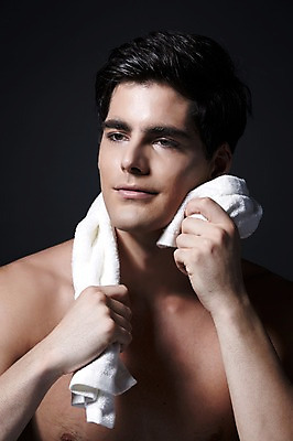 포토 JPG 스튜디오촬영 서양인 외국인 백인 해외기획촬영 라이프스타일 남자 2013년태국 맨라이프 검은배경 상의탈의 실내 한명 사람 손짓 상반신 20대 성인 앞모습 수건 뷰티 섹시 세수 청년만 청년남자만 청년남자한명만 성인남자한명만 국내포토 1 뷰포인트 백그라운드 컨셉 모션 탈의 인종 청년 내부 생활 위생용품 검은색 청결 남자만 남자한명만 성인남자만 성인만 파일형식