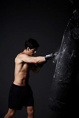 포토 JPG 스튜디오촬영 서양인 외국인 백인 해외기획촬영 라이프스타일 남자 스포츠 2013년태국 맨라이프 장갑 검은배경 운동선수 실내 한명 서기 사람 상반신 20대 성인 옆모습 운동복 운동 권투 글러브 권투글러브 펀치 권투선수 목표 열정 샌드백 청년만 청년남자만 청년남자한명만 성인남자한명만 국내포토 1 잡화 옷 감정 스포츠용품 뷰포인트 백그라운드 컨셉 모션 건강 인종 청년 내부 생활 검은색 격투기 남자만 남자한명만 성인남자만 성인만 파일형식