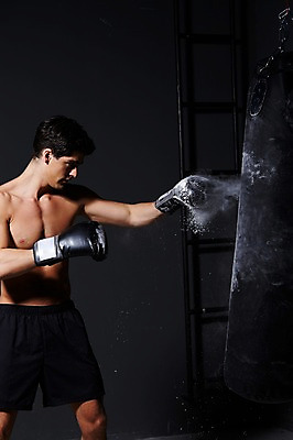 포토 JPG 스튜디오촬영 서양인 외국인 백인 해외기획촬영 라이프스타일 남자 스포츠 2013년태국 맨라이프 장갑 검은배경 운동선수 실내 한명 서기 사람 상반신 20대 성인 앞모습 운동복 운동 권투 글러브 권투글러브 펀치 권투선수 목표 열정 샌드백 청년만 청년남자만 청년남자한명만 성인남자한명만 국내포토 1 잡화 옷 감정 스포츠용품 뷰포인트 백그라운드 컨셉 모션 건강 인종 청년 내부 생활 검은색 격투기 남자만 남자한명만 성인남자만 성인만 파일형식