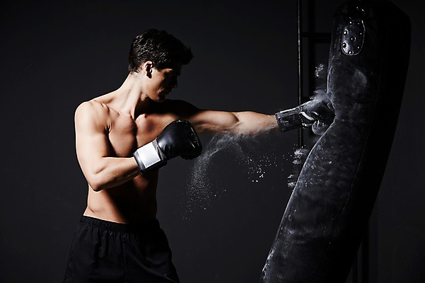 포토 JPG 스튜디오촬영 서양인 외국인 백인 해외기획촬영 라이프스타일 남자 스포츠 2013년태국 맨라이프 장갑 검은배경 운동선수 실내 한명 서기 사람 상반신 20대 성인 옆모습 운동복 운동 권투 글러브 권투글러브 펀치 권투선수 목표 열정 샌드백 청년만 청년남자만 청년남자한명만 성인남자한명만 국내포토 1 잡화 옷 감정 스포츠용품 뷰포인트 백그라운드 컨셉 모션 건강 인종 청년 내부 생활 검은색 격투기 남자만 남자한명만 성인남자만 성인만 파일형식