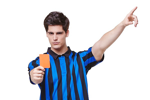 포토 JPG 스튜디오촬영 서양인 외국인 백인 해외기획촬영 라이프스타일 남자 스포츠 2013년태국 맨라이프 유니폼 운동선수 실내 한명 들기 누끼 사람 손짓 상반신 20대 성인 앞모습 운동 축구 가리킴 심판 목표 열정 퇴장 레드카드 청년만 청년남자만 청년남자한명만 성인남자한명만 국내포토 1 옷 감정 뷰포인트 컨셉 모션 건강 경고 인종 청년 내부 생활 구기 카드_놀이용품 남자만 남자한명만 성인남자만 성인만 파일형식