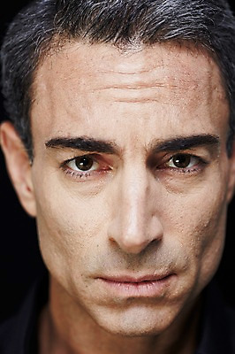 포토 JPG 스튜디오촬영 서양인 외국인 백인 해외기획촬영 라이프스타일 남자 얼굴 2013년태국 40대 중년 셔츠 와이셔츠 비즈니스 중년라이프 검은배경 실내 한명 사람 근접촬영 상반신 앞모습 신체부위 비즈니스라이프 비즈니스맨 고급 중년만 중년남자만 중년남자한명만 국내포토 1 뷰포인트 백그라운드 컨셉 상의 인종 성인 내부 생활 검은색 직장인 남자만 남자한명만 성인만 파일형식