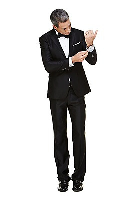 포토 JPG 스튜디오촬영 전신 서양인 외국인 백인 해외기획촬영 라이프스타일 남자 2013년태국 시계 40대 중년 중년라이프 나비넥타이 실내 한명 서기 누끼 사람 정장 턱시도 손짓 앞모습 고급 손목시계 중년만 중년남자만 중년남자한명만 국내포토 1 옷 뷰포인트 컨셉 장신구 모션 넥타이 인종 성인 내부 생활 남자만 남자한명만 성인만 파일형식