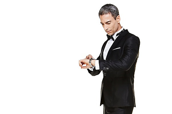 포토 JPG 스튜디오촬영 서양인 외국인 백인 해외기획촬영 라이프스타일 응시 남자 2013년태국 시계 40대 중년 중년라이프 나비넥타이 실내 한명 서기 누끼 사람 정장 턱시도 상반신 옆모습 시간 고급 손목시계 남자만 남자한명만 중년만 중년남자만 중년남자한명만 국내포토 1 시선 옷 뷰포인트 컨셉 장신구 모션 넥타이 인종 성인 내부 생활 성인만 파일형식