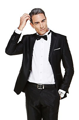 포토 JPG 스튜디오촬영 서양인 외국인 백인 해외기획촬영 라이프스타일 남자 2013년태국 시계 40대 중년 중년라이프 나비넥타이 실내 한명 서기 누끼 사람 정장 턱시도 손짓 상반신 앞모습 고급 손목시계 주머니손 중년만 중년남자만 중년남자한명만 국내포토 1 옷 뷰포인트 컨셉 장신구 모션 넥타이 인종 성인 내부 생활 남자만 남자한명만 성인만 파일형식