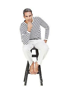 포토 JPG 스튜디오촬영 전신 서양인 외국인 백인 해외기획촬영 라이프스타일 남자 여유 2013년태국 40대 중년 의자 비즈니스 중년라이프 맨발 실내 한명 미소 웃음 누끼 사람 앉기 앞모습 캐주얼 비즈니스라이프 턱괴기 비즈니스맨 편안함 중년만 중년남자만 중년남자한명만 국내포토 1 옷 감정 뷰포인트 가구 모션 발 표정 인종 성인 내부 생활 직장인 감각 남자만 남자한명만 성인만 파일형식