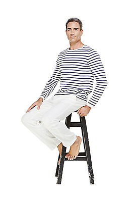 포토 JPG 스튜디오촬영 전신 서양인 외국인 백인 해외기획촬영 라이프스타일 남자 여유 2013년태국 40대 중년 의자 비즈니스 중년라이프 맨발 실내 한명 누끼 사람 앉기 캐주얼 비즈니스라이프 비즈니스맨 편안함 중년만 중년남자만 중년남자한명만 국내포토 1 옷 감정 가구 모션 발 인종 성인 내부 생활 직장인 감각 남자만 남자한명만 성인만 파일형식