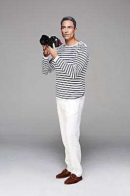 포토 JPG 스튜디오촬영 전신 서양인 외국인 백인 해외기획촬영 라이프스타일 남자 여유 2013년태국 40대 중년 중년라이프 회색배경 실내 한명 서기 들기 사람 취미 캐주얼 카메라 사진촬영 편안함 중년만 중년남자만 중년남자한명만 국내포토 1 옷 감정 백그라운드 모션 인종 성인 내부 생활 전자제품 촬영 회색 감각 남자만 남자한명만 성인만 파일형식