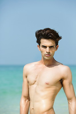 포토 JPG 주간 외국인 해외기획촬영 계절 남자 수영복 바다 2013년태국 여행 하늘 휴가 휴식 상의탈의 한명 서기 사람 동양인 상반신 20대 성인 해변 야외 앞모습 아웃포커스 여름 여름휴가 바캉스 청년만 청년남자만 청년남자한명만 성인남자한명만 국내포토 자연요소 1 옷 뷰포인트 컨셉 모션 탈의 촬영기법 인종 청년 남자만 남자한명만 성인남자만 성인만 파일형식 여름_계절