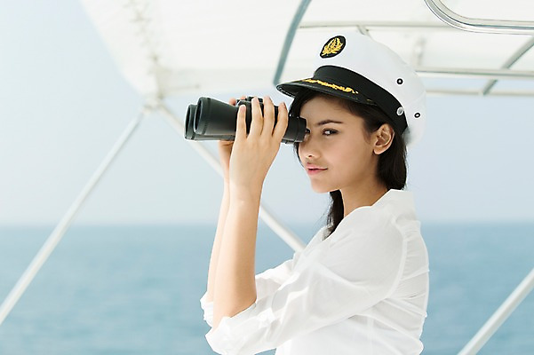 포토 JPG 주간 외국인 해외기획촬영 모자 계절 여자 바다 2013년태국 여행 요트 휴가 휴식 한명 미소 웃음 들기 사람 동양인 상반신 20대 성인 해변 야외 옆모습 아웃포커스 여름 여름휴가 바캉스 쌍안경 망원경 관찰 관측 마린룩 선박 청년만 청년여자만 청년여자한명만 성인여자한명만 국내포토 자연요소 1 잡화 옷 뷰포인트 컨셉 수상교통 배_교통 모션 촬영기법 표정 인종 청년 여자만 여자한명만 성인여자만 성인만 파일형식 여름_계절