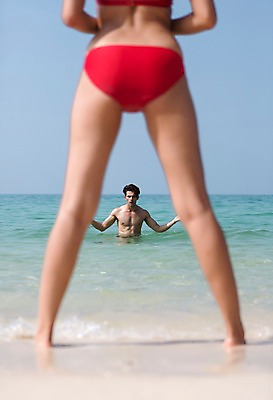 포토 JPG 주간 외국인 해외기획촬영 커플 계절 여자 남자 수영복 행복 여유 바다 2013년태국 여행 포즈 하늘 휴가 휴식 함께함 사랑 사람 동양인 손짓 상반신 20대 성인 해변 야외 두명 앞모습 뒷모습 아웃포커스 여름 여름휴가 바캉스 비키니 하반신 다리 유혹 청년만 성인만 국내포토 자연요소 옷 감정 뷰포인트 컨셉 관계 모션 촬영기법 인종 청년 신체부위 파일형식 여름_계절