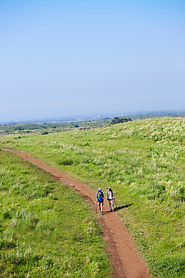 포토 JPG 주간 전신 라이프스타일 커플 여자 남자 길 여유 커플라이프 가방 배낭 지팡이 레저 한국 아웃도어 서기 들기 사람 동양인 초원 20대 성인 야외 두명 앞모습 레포츠 운동 제주도 마주보기 등산 트래킹 한국인 풀 막대기 등산복 즐거움 상쾌 청년만 성인만 국내포토 자연요소 식물 잡화 옷 감정 아시아 뷰포인트 관계 모션 건강 인종 청년 생활 파일형식