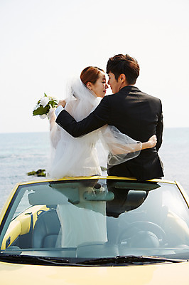 포토 JPG 주간 라이프스타일 부부 커플 드레스 여자 남자 꽃 여유 신부 바다 부케 커플라이프 여행 웨딩드레스 신랑 결혼 신혼부부 안기 자동차 한국 면사포 미소 웃음 들기 사람 앉기 동양인 정장 턱시도 상반신 20대 성인 해변 야외 두명 뒷모습 제주도 마주보기 한국인 오픈카 상쾌 청년만 성인만 국내포토 자연요소 식물 옷 감정 아시아 육상교통 뷰포인트 꽃다발 관계 모션 승용차 표정 인종 이벤트 청년 생활 신혼 결혼소품 파일형식