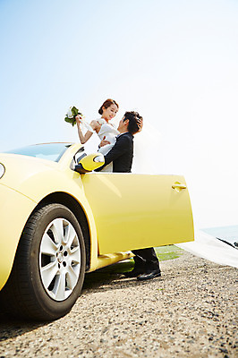 포토 JPG 주간 라이프스타일 부부 커플 드레스 여자 남자 꽃 여유 신부 부케 커플라이프 여행 웨딩드레스 신랑 결혼 신혼부부 안기 자동차 한국 면사포 서기 미소 웃음 들기 사람 동양인 정장 턱시도 상반신 20대 성인 해변 야외 두명 옆모습 제주도 마주보기 한국인 오픈카 상쾌 청년만 성인만 국내포토 자연요소 식물 옷 감정 아시아 육상교통 바다 뷰포인트 꽃다발 관계 모션 승용차 표정 인종 이벤트 청년 생활 신혼 결혼소품 파일형식