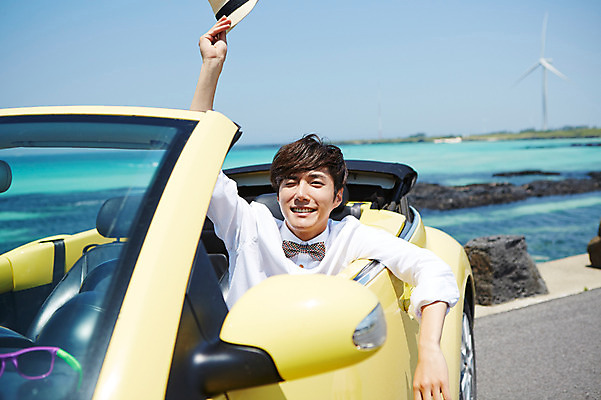 포토 JPG 주간 남자 도로 길 여유 바다 여행 신랑 결혼 자동차 한국 윙크 한명 미소 웃음 들기 사람 앉기 동양인 상반신 20대 성인 해변 야외 아웃포커스 제주도 한국인 오픈카 상쾌 해안도로 남자만 남자한명만 성인남자만 청년만 청년남자만 청년남자한명만 성인한명만 성인남자한명만 성인만 국내포토 자연요소 1 감정 아시아 육상교통 교통시설 모션 승용차 촬영기법 표정 인종 이벤트 청년 파일형식