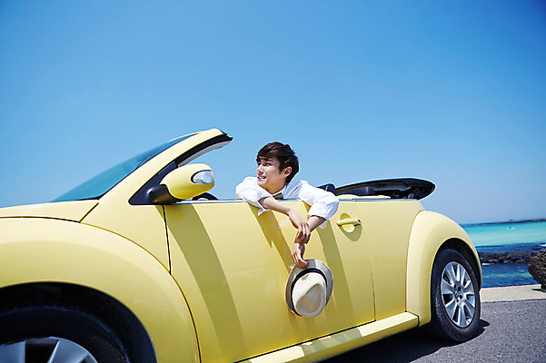 포토 JPG 주간 응시 남자 도로 길 여유 바다 여행 신랑 결혼 자동차 한국 한명 미소 웃음 들기 사람 앉기 동양인 상반신 20대 성인 해변 야외 제주도 한국인 오픈카 상쾌 해안도로 남자만 남자한명만 성인남자만 청년만 청년남자만 청년남자한명만 성인한명만 성인남자한명만 성인만 국내포토 자연요소 1 시선 감정 아시아 육상교통 교통시설 모션 승용차 표정 인종 이벤트 청년 파일형식