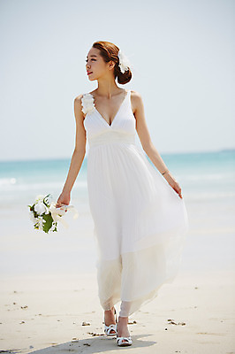 포토 JPG 주간 전신 드레스 여자 꽃 행복 여유 신부 바다 부케 여행 웨딩드레스 결혼 한국 한명 서기 미소 웃음 들기 사람 동양인 20대 성인 해변 야외 앞모습 아웃포커스 모래사장 제주도 기쁨 한국인 여자만 여자한명만 성인여자만 청년만 청년여자만 성인한명만 청년여자한명만 성인여자한명만 성인만 국내포토 자연요소 식물 1 옷 감정 아시아 뷰포인트 꽃다발 모션 촬영기법 표정 인종 이벤트 청년 파일형식