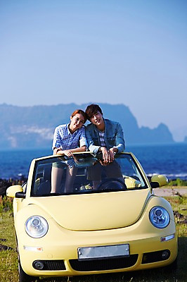 포토 JPG 주간 라이프스타일 부부 커플 여자 남자 행복 여유 바다 커플라이프 여행 신혼부부 자동차 휴가 휴식 한국 함께함 사랑 서기 미소 웃음 사람 동양인 잔디 상반신 20대 성인 야외 두명 앞모습 아웃포커스 캐주얼 제주도 다정 기쁨 한국인 신혼여행 오픈카 상쾌 신혼 맞대기 청년만 성인만 국내포토 자연요소 식물 옷 감정 아시아 육상교통 뷰포인트 결혼 컨셉 관계 모션 승용차 촬영기법 표정 인종 청년 생활 파일형식