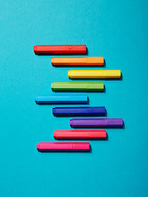 포토 JPG 스튜디오촬영 배경화면 백그라운드 색연필 실내 근접촬영 사람없음 컬러풀 필기구 미술도구 오브젝트 크레파스 국내포토 뷰포인트 컬러 문구용품 학용품 내부 파일형식