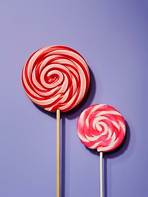 포토 JPG 스튜디오촬영 음식 컬러 백그라운드 디저트 실내 막대사탕 사탕 근접촬영 사람없음 빨간색 보라색 막대기 국내포토 뷰포인트 내부 파일형식