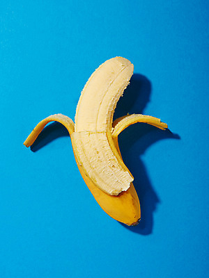 포토 JPG 스튜디오촬영 음식 컬러 백그라운드 과일 바나나 실내 근접촬영 사람없음 파란색 노란색 껍질 트로피컬아트 국내포토 뷰포인트 내부 그림 파일형식