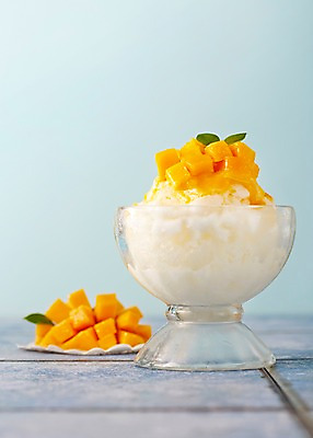 포토 JPG 스튜디오촬영 그릇 과일 아이스크림 디저트 여름음식 실내 풍경 사람없음 아웃포커스 여름 얼음 달콤 차가움 시원함 망고 과일빙수 제철음식 국내포토 자연요소 식기 계절 음식 촬영기법 내부 맛 열대과일 빙수 제철 파일형식 여름_계절