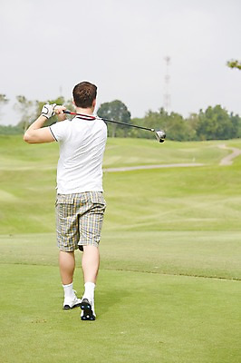 포토 JPG 주간 전신 서양인 외국인 백인 해외기획촬영 남자 스포츠 2013년태국 포즈 골프 골프장 필드 레저 한명 서기 들기 사람 20대 성인 야외 뒷모습 아웃포커스 운동 골프채 스윙 골프웨어 샷 남자만 남자한명만 성인남자만 청년만 청년남자만 청년남자한명만 성인한명만 성인남자한명만 성인만 국내포토 자연요소 1 옷 뷰포인트 스포츠시설 모션 자세 골프용품 촬영기법 건강 인종 청년 구기 파일형식