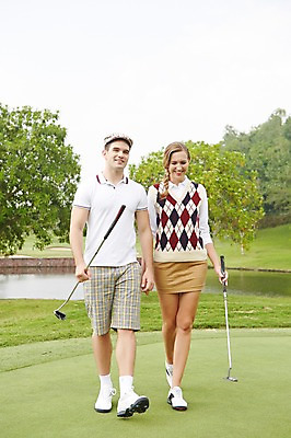 포토 JPG 주간 전신 서양인 외국인 백인 해외기획촬영 커플 여자 남자 스포츠 2013년태국 골프 골프장 필드 레저 서기 웃음 들기 사람 20대 성인 야외 두명 운동 걷기 골프채 골프웨어 청년만 성인만 국내포토 자연요소 옷 스포츠시설 관계 모션 골프용품 표정 건강 인종 청년 구기 파일형식