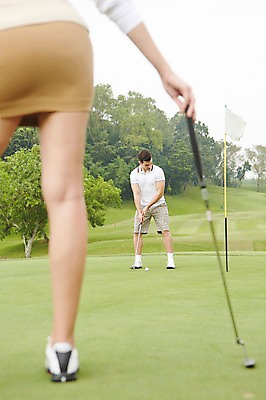 포토 JPG 주간 전신 서양인 외국인 백인 해외기획촬영 커플 여자 남자 스포츠 2013년태국 골프 골프장 필드 레저 서기 사람 20대 성인 야외 두명 앞모습 뒷모습 아웃포커스 운동 하반신 다리 스윙 골프웨어 샷 청년만 성인만 국내포토 자연요소 옷 뷰포인트 포즈 스포츠시설 관계 모션 자세 촬영기법 건강 인종 청년 신체부위 구기 파일형식