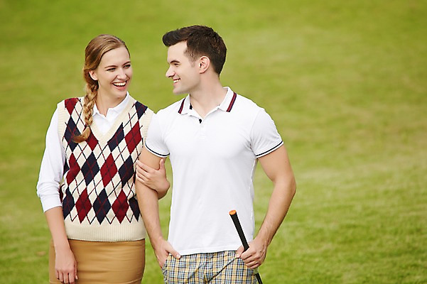 포토 JPG 주간 서양인 외국인 백인 해외기획촬영 커플 여자 남자 스포츠 2013년태국 골프 레저 웃음 사람 상반신 20대 성인 야외 두명 운동 마주보기 팔짱 골프웨어 청년만 성인만 국내포토 자연요소 옷 관계 모션 표정 건강 인종 청년 구기 파일형식