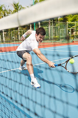 포토 JPG 주간 서양인 외국인 백인 해외기획촬영 남자 스포츠 2013년태국 포즈 레저 한명 서기 들기 사람 20대 성인 야외 운동 테니스 라켓 테니스라켓 테니스장 남자만 남자한명만 성인남자만 청년만 청년남자만 청년남자한명만 성인한명만 성인남자한명만 성인만 국내포토 자연요소 1 스포츠용품 스포츠시설 모션 건강 인종 청년 구기 파일형식