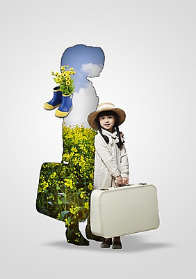 전신 PSD 식물 구름 편집이미지 모자 여자 꽃 딸 실루엣 어린이 여행 신발 가방 가족 하늘 엄마 가족여행 장화 서기 웃음 들기 사람 동양인 소녀 성인 두명 여행가방 한국인 여자만 이미지편집 자연요소 잡화 관계 모션 촬영기법 표정 인종 파일형식